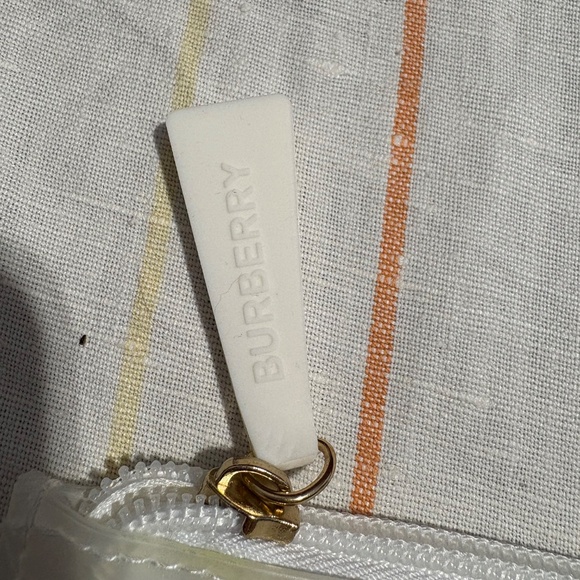 NEW Burberry clear makeup pouch zip bag with Burberry zipper - Picture 3 of 4